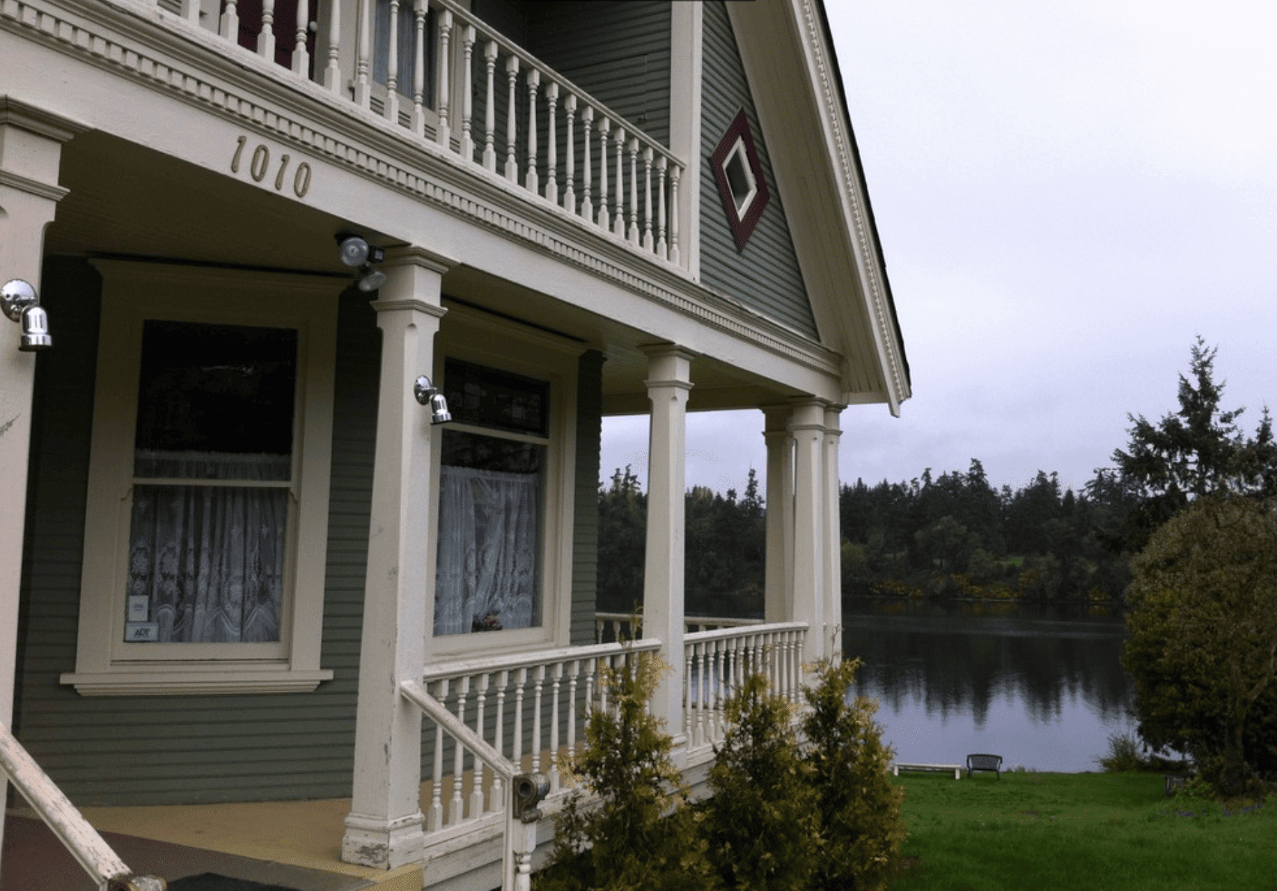 heritage house victoria painting